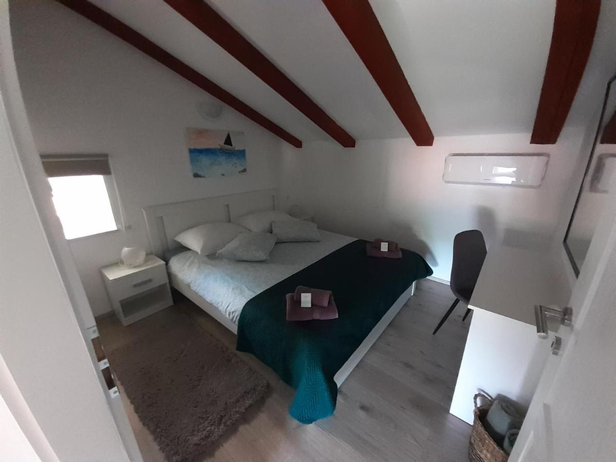 Sunset Apartment *